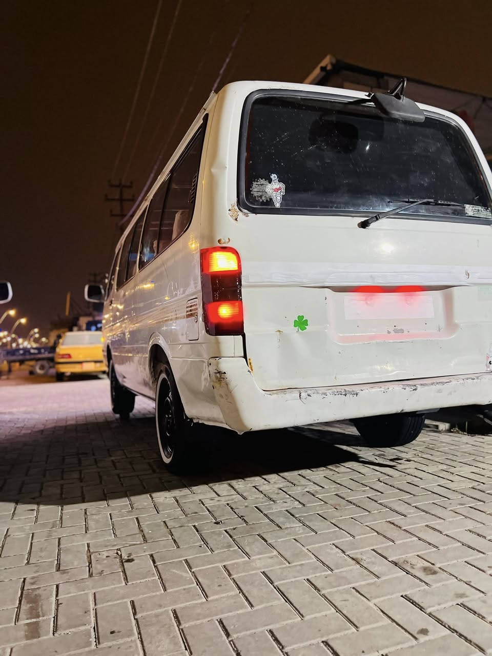 سلام عليكم شباب جنبي باو لبيع راعيه بل حله ما يحول ابيع موصليه سياره مكينه وا كير وا اكسن وا حداديه كله كفاله جواه تخم تاير ابو الخطه سياره خير من الله ما شغل كبل لشارع مكان السياره البصره حيانيه سعره ٣٠ وا بيه مجال حق الجيه هاذ رقمي *********** مو شرايه لا يتعبني
