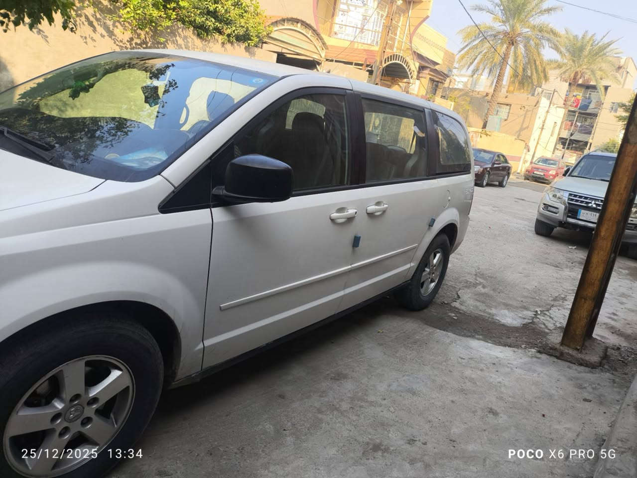 أعدت النشر بسبب الوعود الكاذبة
دوج كرفان للبيع 2009 سياره داخله كلين 
قطعتين صبغ بدون تبديل السونار موضح 
سياره 3 قطع تبريد 7 راكب كشنات بلع
سياره معروضه118 وبيها مجال بسيط 
مكانها ديالى. بعقويه ***********
