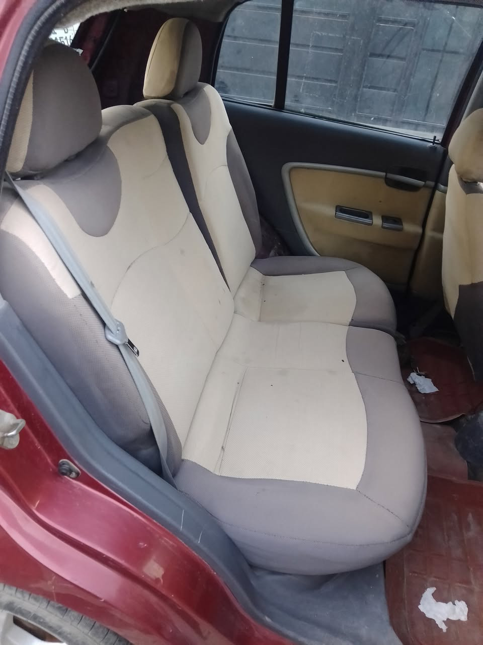 اي وان للبيع موديل 2012سياره جاهزه باسمي سنويه جديده هزه جديده تخم تاير تبريد السعر 30 مكاني حي العامل ***********
