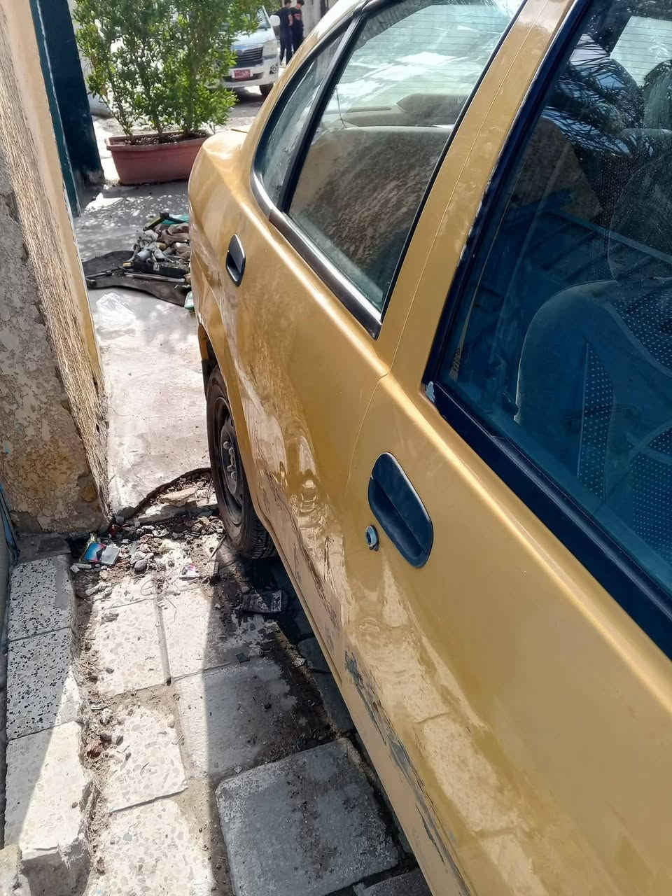 طيبه سعره 30 
تبريده ثلج 
مصفره هيه وغرمات
بغداد سيارة بسمي 
***********
***********
