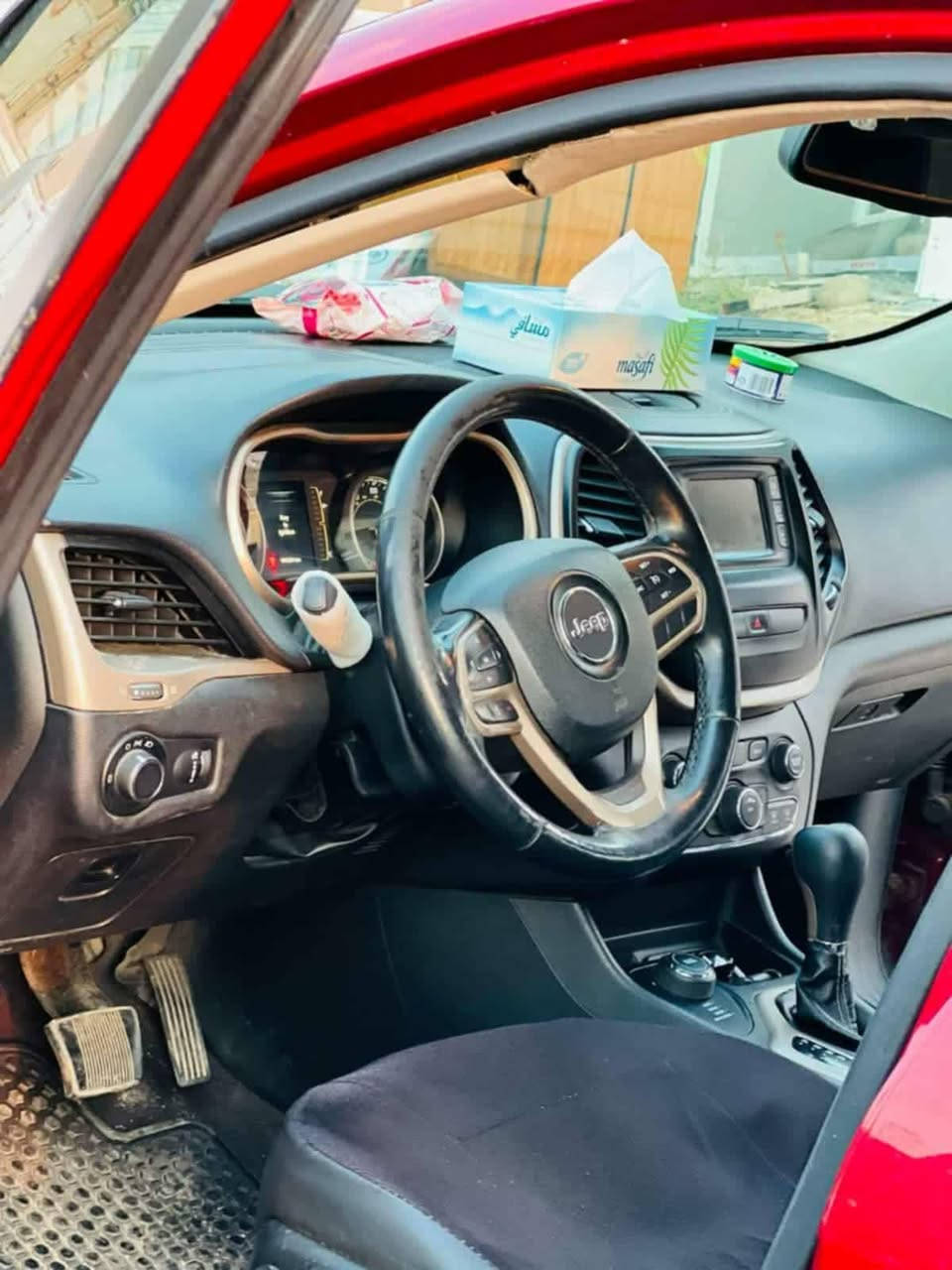 جيب شيروكي سبورت 2017 
دوقطعة سبغ بي داخلي كير مكينه شةرت مكينه 4 بستن سيارة بي مصرف زور خاوينه  كوشن سكان هيتةر فول مواصفات شغال بس بيدون سلايت 35 ورقة غرامه سعري هينه خار  سعر 140 صافي سعر 105 ورقة 
رقم موبايل *********** اكر, نينوى
