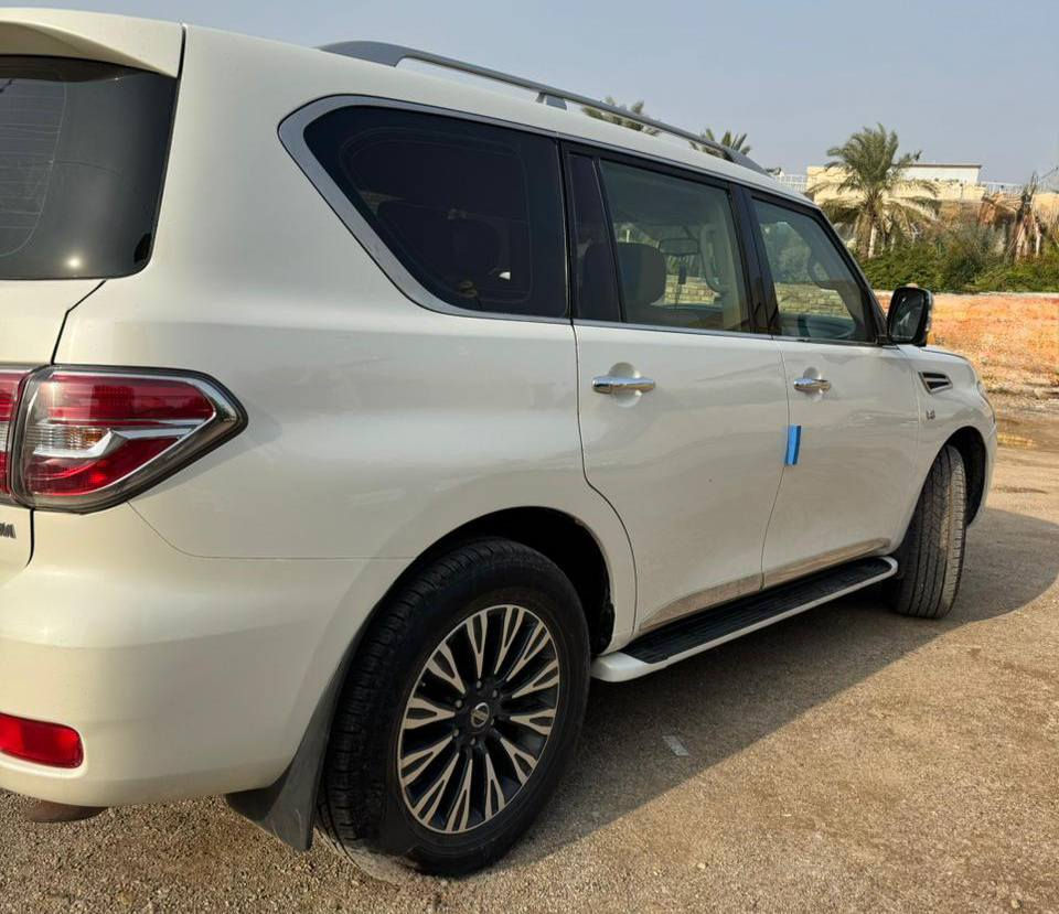 نيسان باترول2016 بلاتنيوم   
محرك se  ٨سلندر المكينه المرغوبة 
بصمه 
فتحه سقف
تشغيل بصمه
تحكم استرين
شاشات خلفيه 
كشنات تبريد تادفا
4كامرات + رادار
استرين كهرباء
كشنات كهرباء
صبغ مابيه 
لايت زنون
جنطه كهرباء
شًغال  فول فول 

السياره عليه ادامه كاملهً كًفاله كير ومكينه (بيها فقط بالباب الخلفي بارد نتيجه رجوع سيارة عليه أثناء ركنها عدا ذلك مكفولة )
جديد ماشي 90 حًقيقي 
سًنويه رًقم جديد ب أسمي 

رقم صاحب سيارة 
***********
