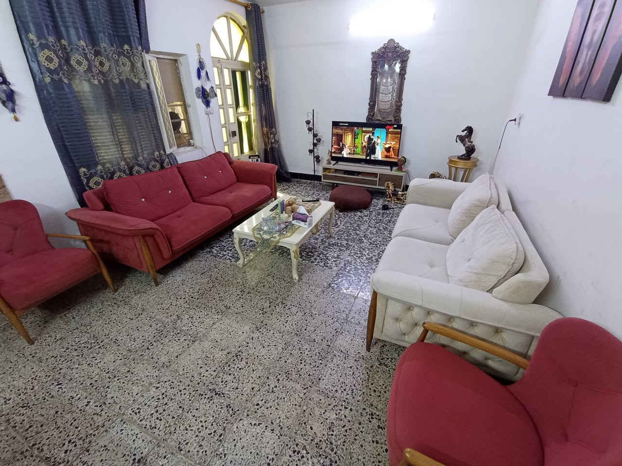 تخم تركي 8 مقاعد ✨ موردن لونين تخم سرير ظهر متحرك ✨
 فريم خشب ثقيل اسفنج ضغط عالي قماش ووتر بروف ..
نظيف جدا بدون ضرر 
المكان : بغداد الغزالية
السعر :  ٥٠٠ الف


**إذا كنت صاحب هذا الإعلان وتريد حذفه لأي سبب، رجاءا أرسل رسالة إلى الدعم الفني**