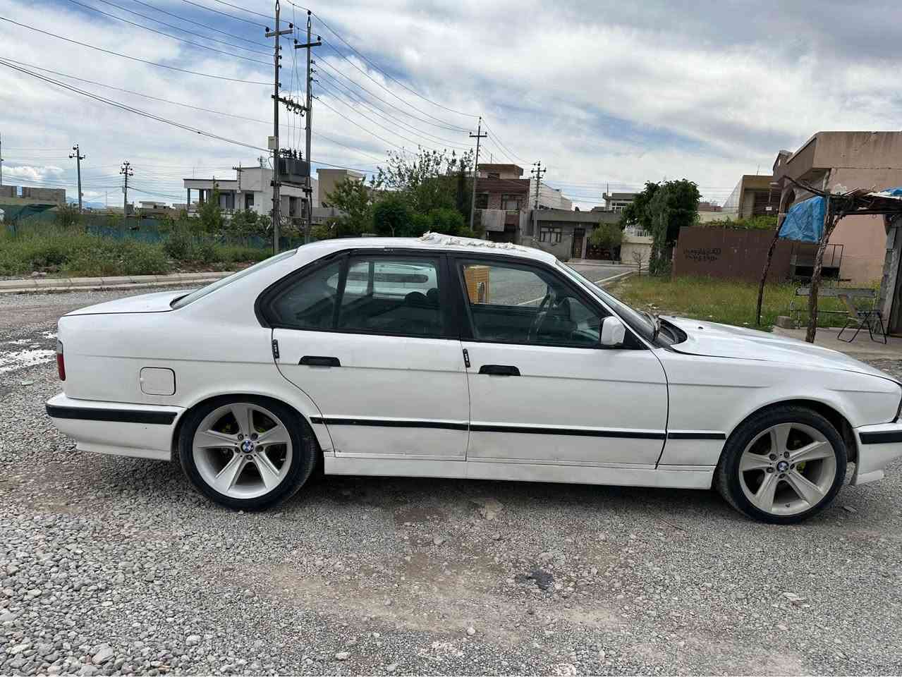 BMW 
مۆدیل۱۹۹۳ مەکینە ۲٠ ی تاک دیجیتال گیر حادی بەنزین هەر ناخوا 
گیرو مەکینە بشەرت دوکەلو بوخاریش بەشەرت 
فرۆشتنو گۆرینەوە 
نرخی ۲٠ محامەلە رانية, السليمانية


**إذا كنت صاحب هذا الإعلان وتريد حذفه لأي سبب، رجاءا أرسل رسالة إلى الدعم الفني**