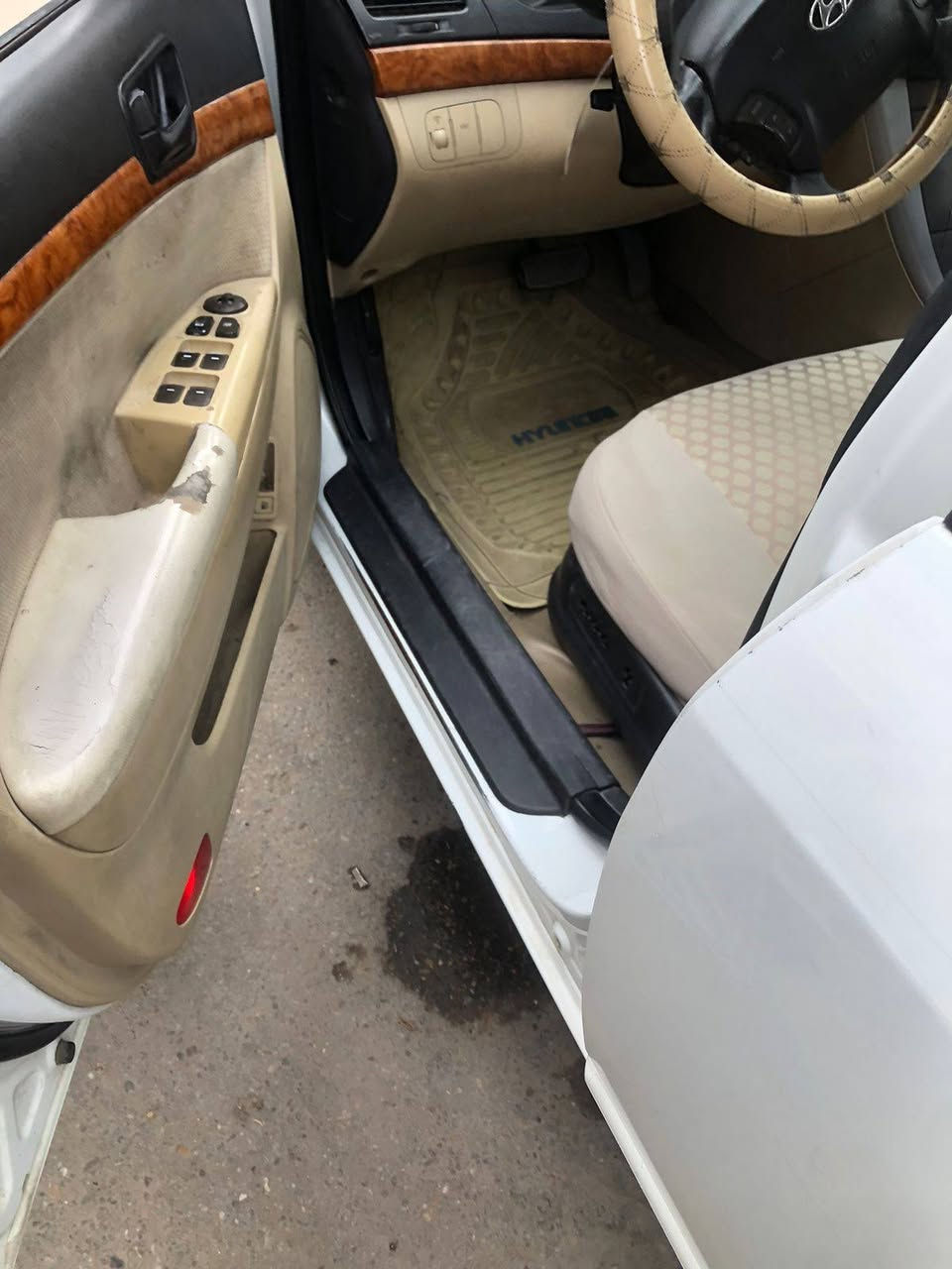 السلام عليكم عندي سوناتا 2009 للبيع بيع مستاجر مكان الفلوجه سياره مقروضه ما بيها لا  سياره مقروضه ما بيها لا حادث ولا ضربه ولا اي شيء يحب يستفسر على هذا الرقم مالتي ***********
