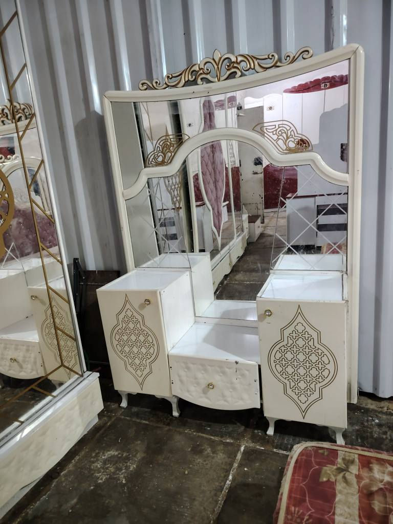 غرفه تركي ضخمه اخت. الجديد كامله تركي اصلي ثقيل المكان ديوانيه *********** بي وتساب ديوانية, القادسية
