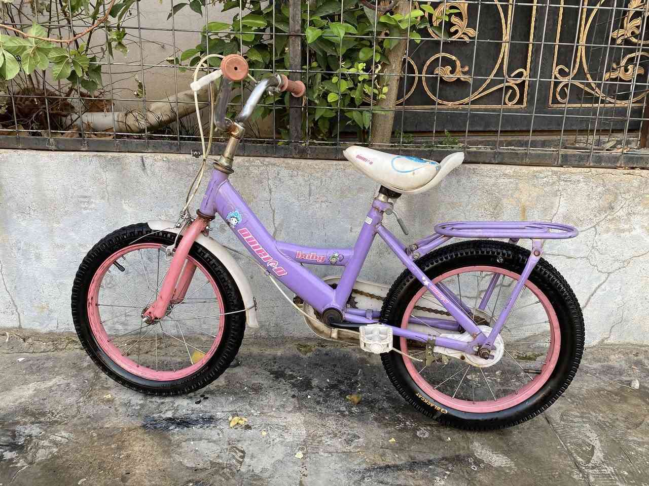 ئەم پاسکیلە بۆ فرۆشتن زۆر زۆر تازەو جوانە هیچ عەیبێکی تیا نییە وەک لۆک وایە قیاسی ۱٦ ییە ئیستۆپی مەزبوتە تایەی تازەیە هەموو گیانی بەشەرت 
سلێمانی بەکرەجۆ
*********** ***********
