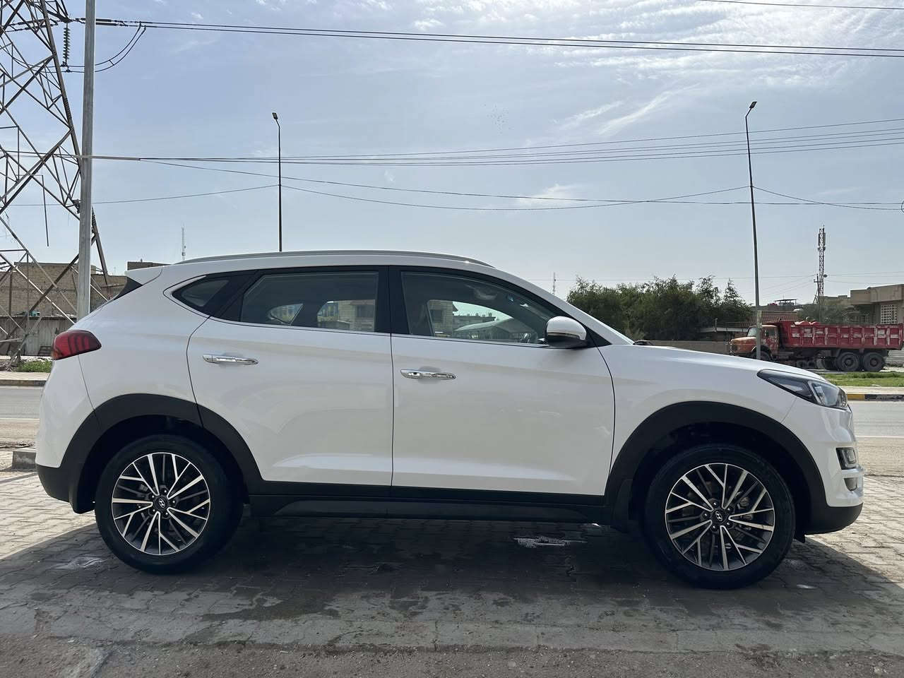 توسان خليجي موديل 2020
الرقم واسط بأسمي 
ماشية 66الف كيلو
السعر :215$وبي جمال 
العنوان : كوت
لتواصل:‬ ‭0770 406 5982‬
اني مكلف بالنشر
