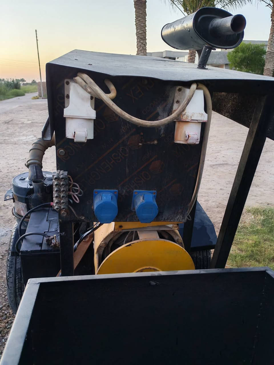 للبيع مولد كيا 30 KV راس التوليد نحاس شغال نكره سلف محرك جديد لاصرف ولاتبخير بم ونوزل كله مضبوط المولد جدا نضيف السعر 15 ورقه مكاني بغداد التاجي *********** / ***********
