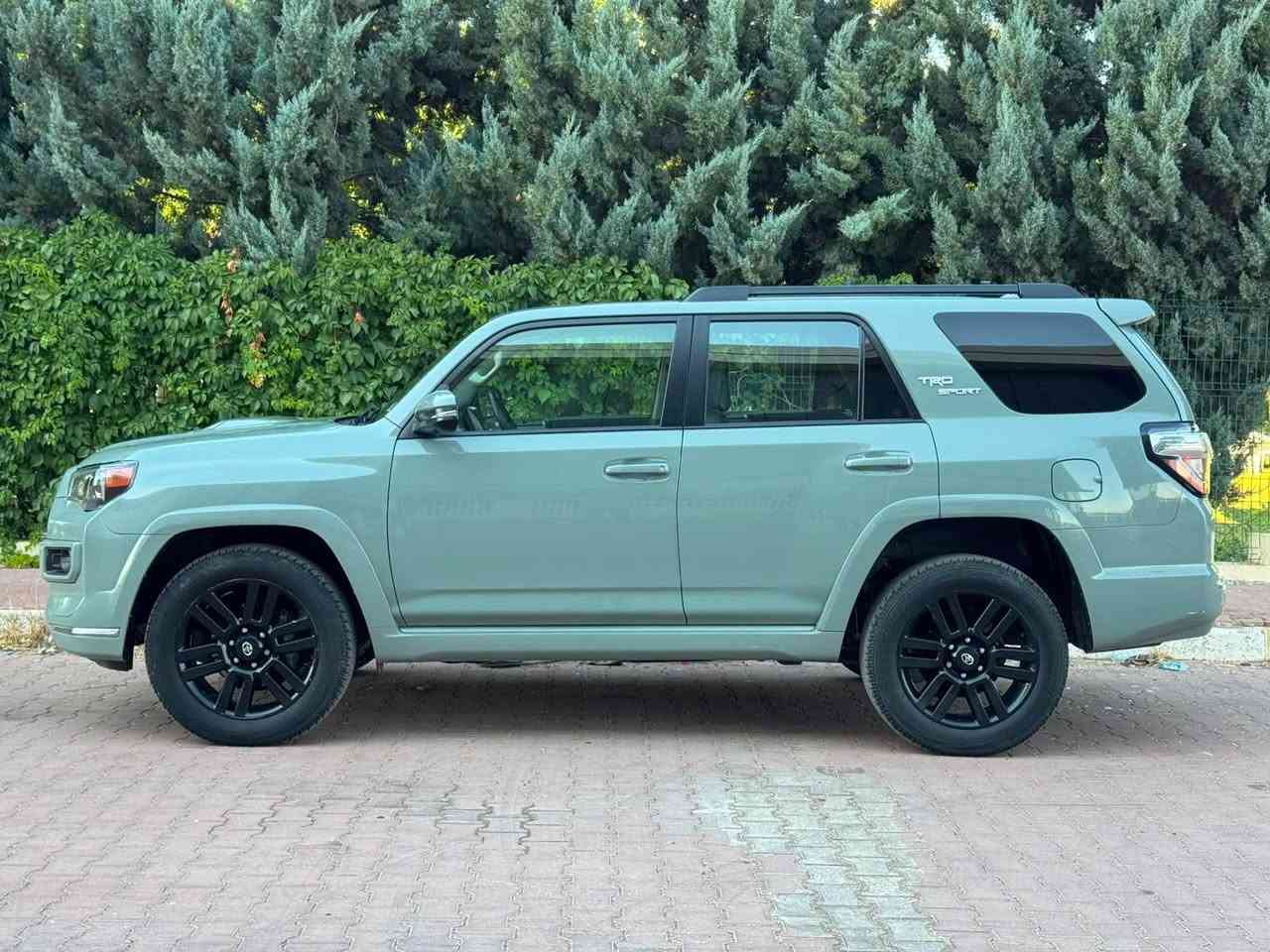 ماشاءالله 
موديل 2022
لون مميزه 
TOYOTA  4RUNNER 🔥 
TRD Sport ⚽️ 🏃🏼Model 2022✍️
~ تويوتا 4 رنر  تي ار دي سبورت 
~ وارد أمريكا  
~ محرك 6 سلندر 
~موصفات فول ماعدا فتحة 
~ بصمة 
~  فور ويل4*4💪🏾
~أربع كاميرات 360 درجة 
~ شاشة كبير  كاميرة دوار 
~ كاميرة خلفية 
~ داخل أسود ملكية 
~ تغليف دوشمه اصلية 
~ رادار أمامي و جانبيه 
~ كشن أمامي كهربائية 
~ كشن جلد 
~ لايتات عدسة زينونة بيلاي 
~تحديد سرعة 
~ حجم تايرات 20 
~ ماشي 60 الف ميل 
~ سيارة بند صبغ بدون داخليه 
~ شبر جملغ تعديل بارد 
~سيارة مرقمة جاهزة بسمي تحويل أو وكالة مباشرة 
~ ايرباك سترن رجع بيلاي سيسته م 
~ رقم شانسي و صورة ضرر موجود في المنشور 
~ سعر ( 320 )💰دولار بيها مجال 🤏
~ مكان عقرة معرض كوره ك 
 واتساب 📞***********  
أخوكم سورداش الهركي *********** دهوك, العراق
