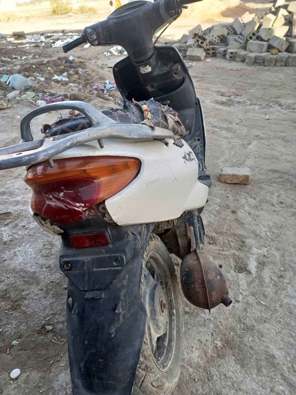 دراجه دولين للبيع كلشي شغلات بيهه 
دكت هندر 
ب250وبيهه مجال لشراي
***********
