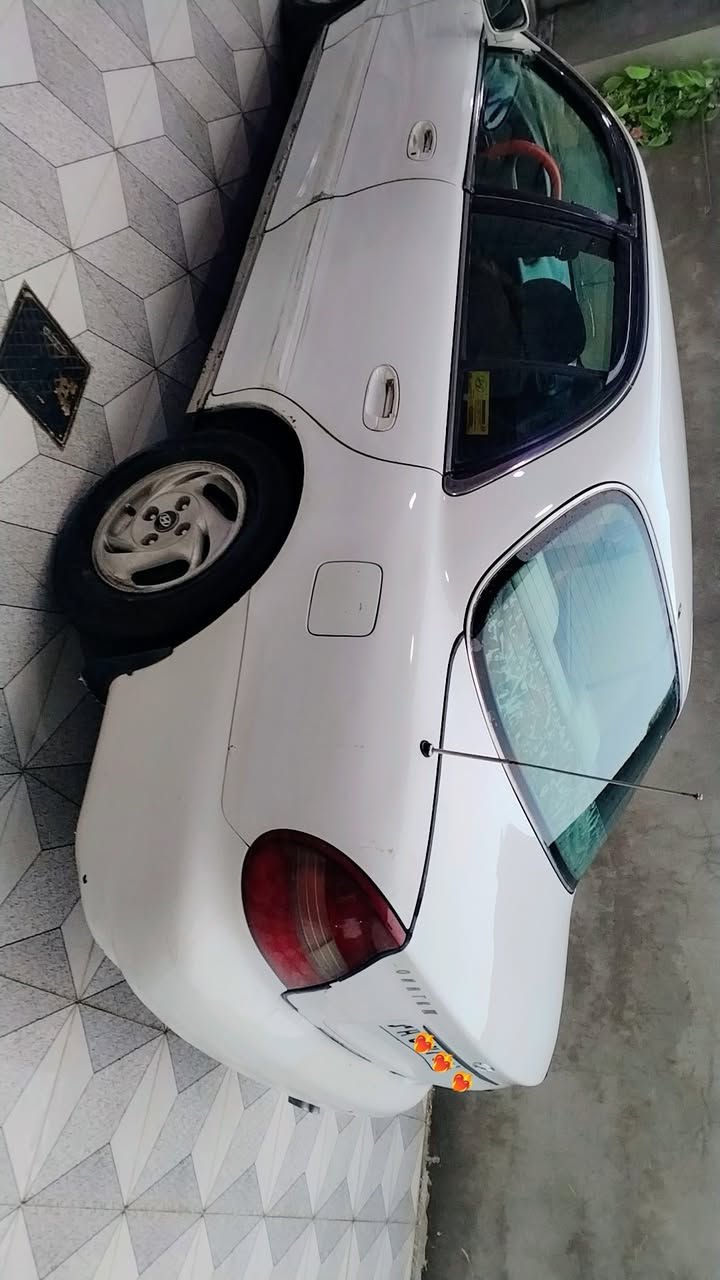 *للبيع سيارة سوناتا 3
• *الموديل:*  1998
 
• *اللون:* أبيض  
• *الوقود:* بنزين  
• *الناقل:* أوتوماتيك  
• *الحالة:*  
– الهيكل نظيف مع بعض الصبغ قطعتين  جاملغ خلف مع باب بدون دواخل
– داخلية نظيفة  
– مكيف شغال  
تدفئه شغاله
– إطارات بحالة جيدة  
بطاريه جديدة
شرط التحويل سياره بأسمي
*السعر المطلوب:* 35 ورقة 
*الموقع:* (المحافظة /صلاح الدين / شرقاط) 
*للتواصل: ***********
