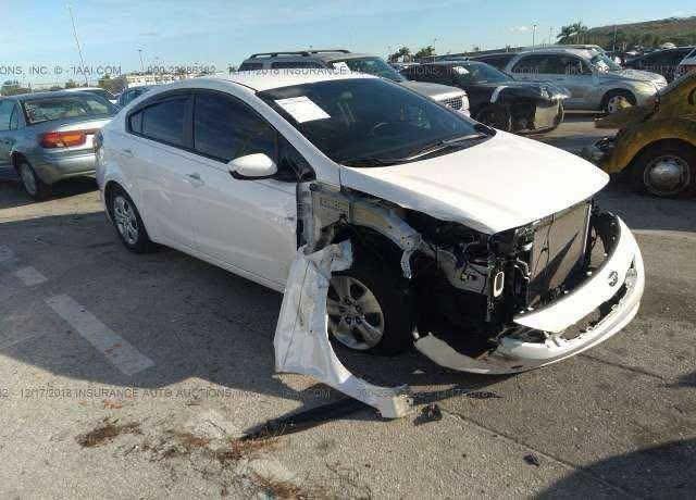 سلام عليكم شباب كيا فورتي مديل 17 وارد امريكي حادث امريكا جملغ صفحه السيره وهنا بل عراق بيها 3 قطع صبغ سياره حلوه وجاهزه كير مكينه تبريد تخم ويل و تاير رقم اربيل سنويه ورقام جدد سياره باسم والد صاحبي عربي تريد تحويل تريد وكاله مكان سياره بغداد ال كاظميه السعر 105وبيها ***********
