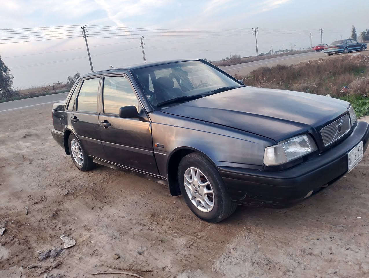 سلام عليكم سياره فالفو موديل 95 سياره نضيفه لا ضربه ولا صبغ كير محرك مكفولات مكان السيارة ديالئ خان بني سعد بيع او مراوس حسب القناعه رقم ***********
