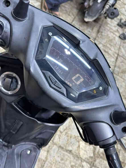 سلام عليكم للبيع سكنس جيل5دراجه حلوه او كالمله مابيها كل نقص 
مديل2022السعر15ورقه او بيها مجال مكانها بغداد الكاضميه اي ستفسار***********
