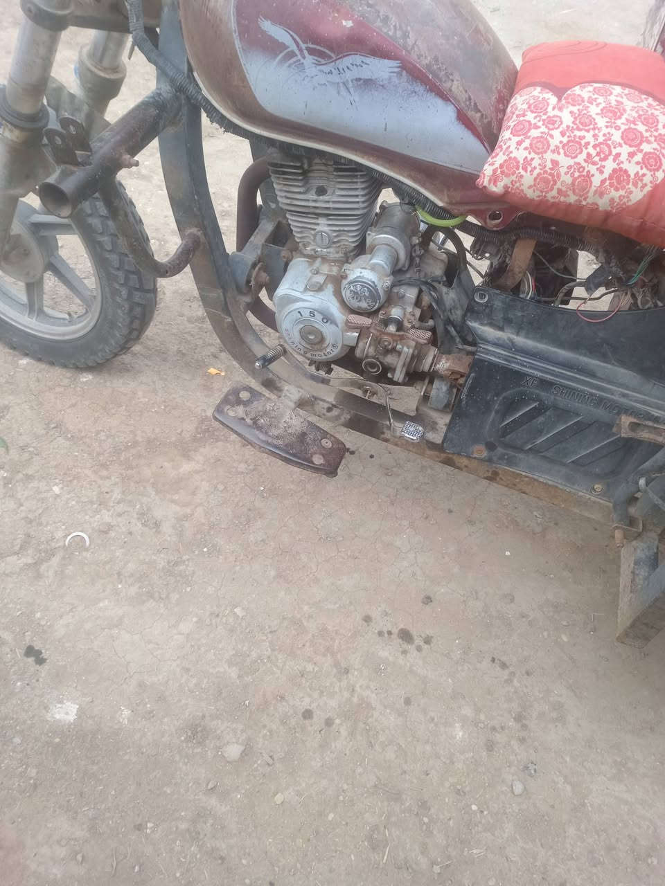 السلام عليكم ستوته للبيع 2014 ستوته مقفوله كفاله عامه محرك وغير مقفولات بيع خياسم وبيها اوراق ولك واحده مراوس ومكان بغداد الوسفيه***********
