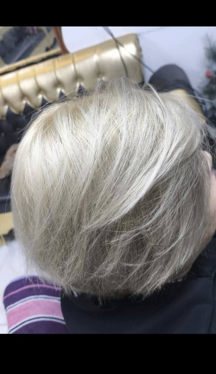 سلام عليكم بنات عروض رمضان  استغلوها حبيباتي ♥😍

صبغ شعر 10  
صبغ وتخصيل  30 
سحب وصبغ  30
تاتو مايكروا جلسة 25 
تاتو فيبروز 25 
مسح تاتو 25
توريد شفة 15 
رموش كاملة 25 
رموش طرفية 15 
مكياج مناسبات خفيف 15 
مكياج فخم 20 
تسريحة ومكياج 25 
عرس وحنة 150 
خطوبة او مهر 50 
تسريح شعر 30 

رقم الحجز واتس  : 
*********** 
***********
