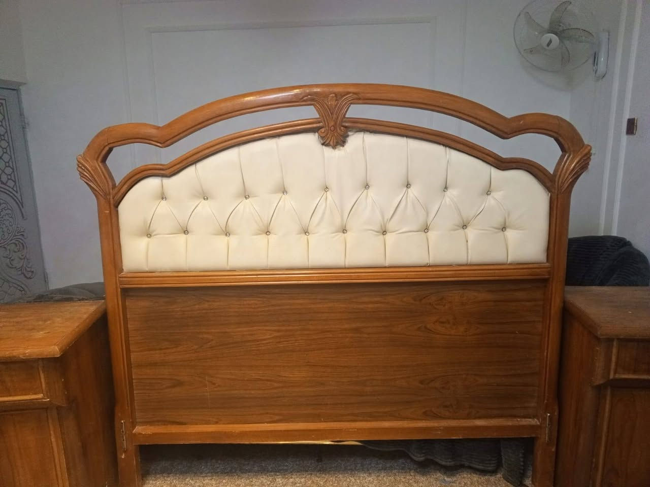 السلام عليكم
للبيع غرفة نوم ٦بيبان طابقين تسكام درجة اولى بدون اي ضرر فقط كسر بالمرايه السعر ١٣٠٠ للاستفسار ***********
