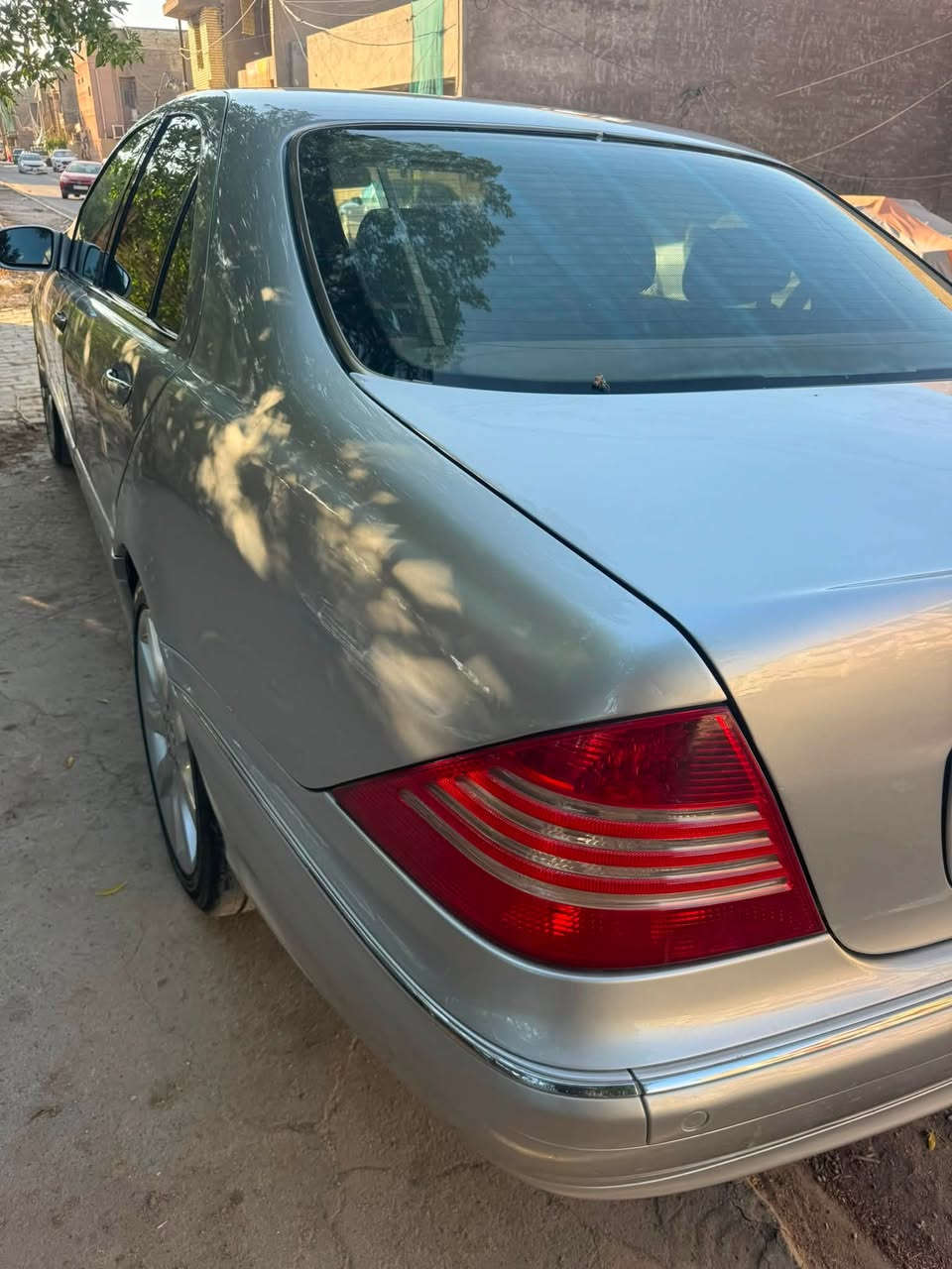 غواصه موديل 2000 وارد يابان حجم S 320 محدثه بلكامل 2005
بدون ضربه صبغ عام اثر جراد 
موجوده صور قبل الصبغ 
محرك كير حداديته تبريد كهربائيات 
كله جاهزه ومسويله ادامه كامله 
زيوت فلاتر باتري منظومه بنزين 
غرفه جديده كامله 
سياره جاهزه بدون عطل ونقص 
موصفاته سلايد برده سترين كهرباء صاج ملكي لايت عدسه 
كشنات كهرباء وخزن وهيتر  تحكم ستيرن سنترلوك ترحيب مري شفط وترحيب واشاير الخ …. 

رقمه بغداد دولي باسمي تحويل مباشر والسعر 95 ورقه وبيه مجال بسيط مكانه بغداد العطيفيه ***********
