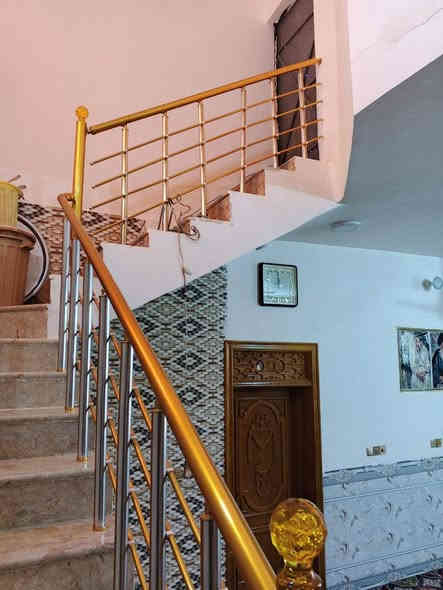 السلام عليكم بيت للبيع زراعي المكان الناصرية بالشوفة   مقابيل اكادمية الشرطة المساحة 290مترر
بنيان طابوك جديد صب كونكريت السعر 100 الرقم ***********
