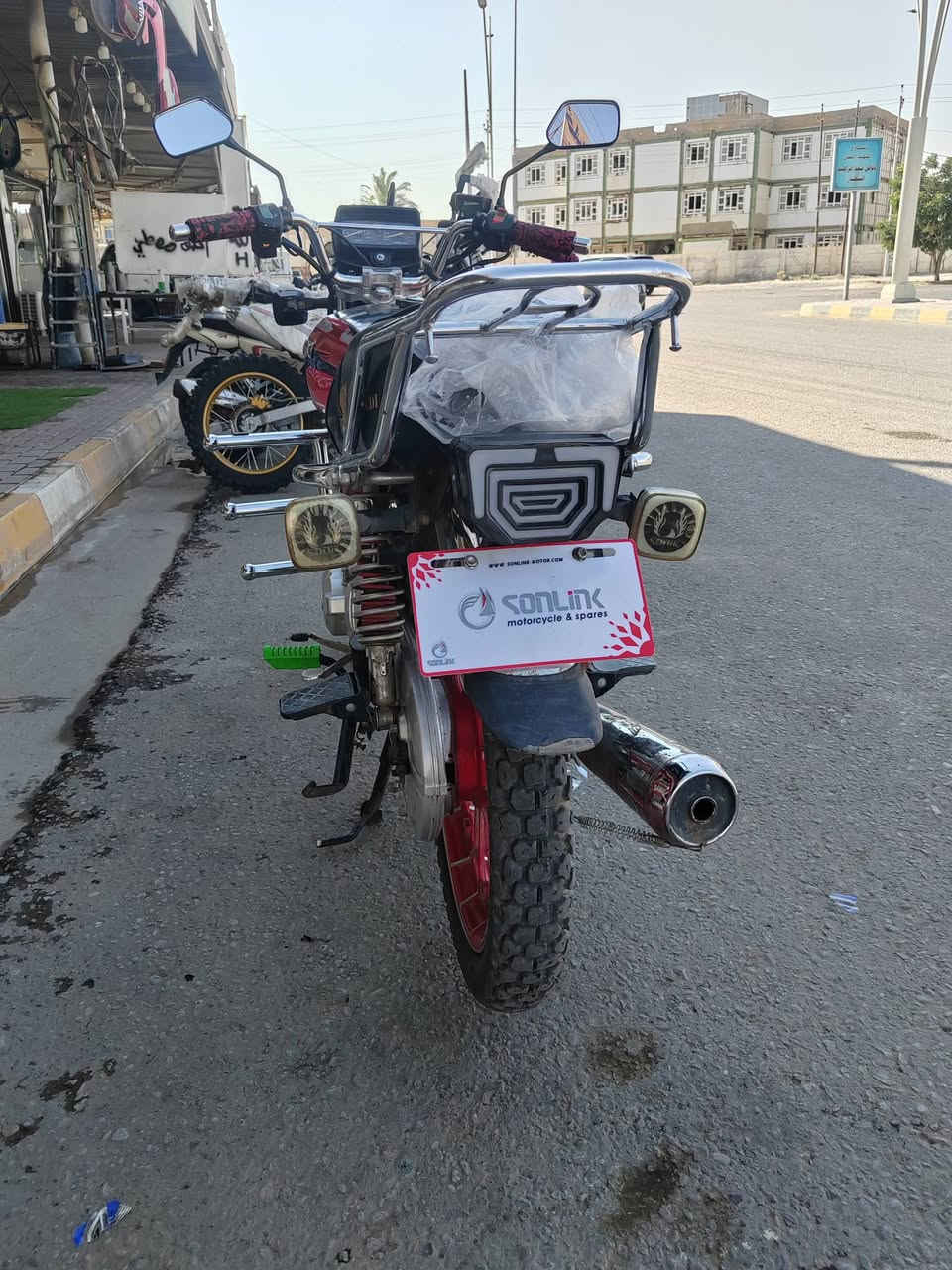 السلام عليكم سيفان ٢٤ محرك ٢٠٠ كله شرط السعر ٦٠٠ بيه مجال لل طيبين المكان مكيشيفة ***********

