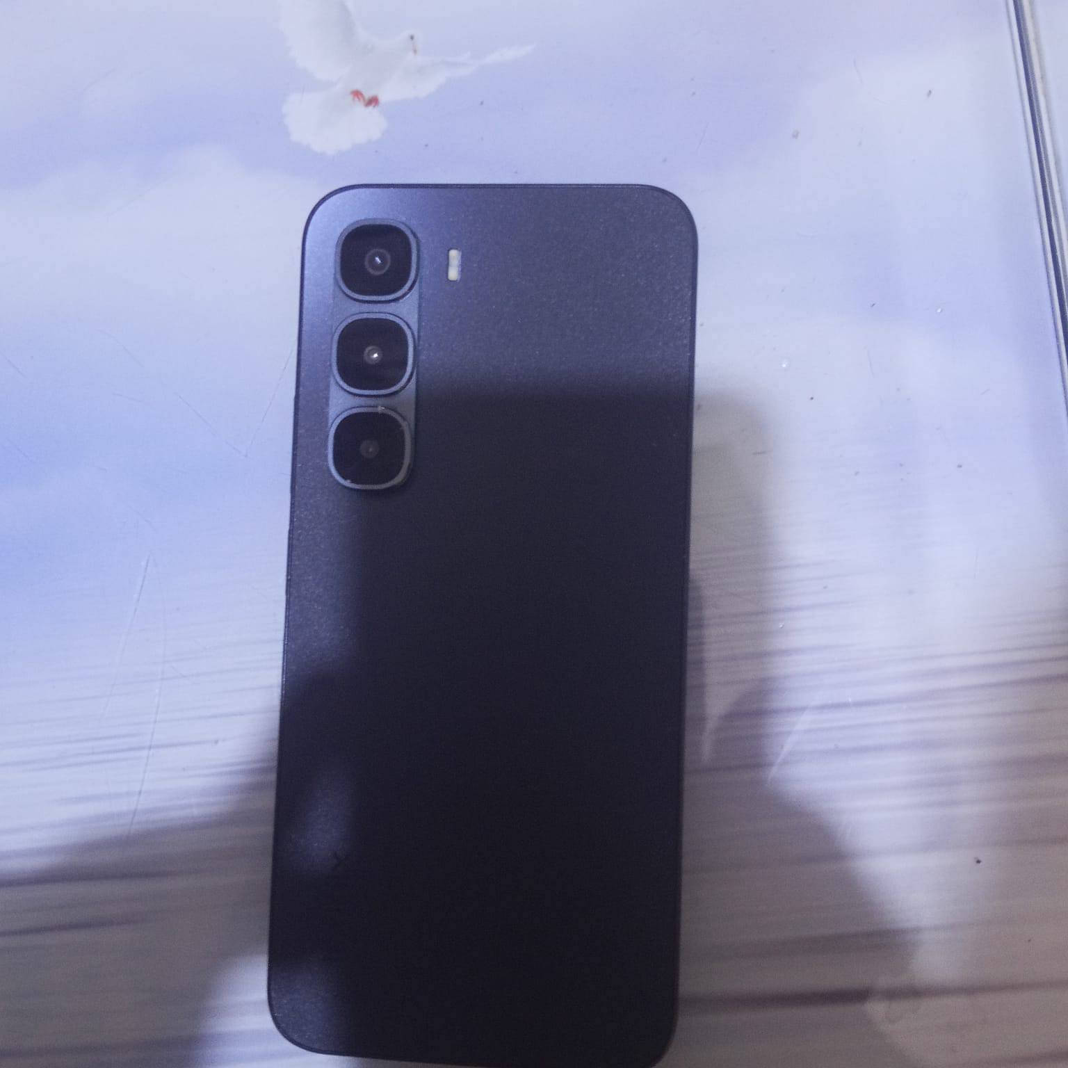 السلام عليكم جهاز للبيع نظيف نظافه 100% ذاكرته 260 سعر 160 وبي مجال قليل. ***********
