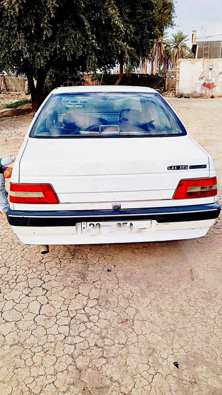 السلام عليكم  ورمضان كريم عليكم 
بيجو ٤٠٥ موديل ١٠ بسمي رقم انكليزي نجف ٣٣ بيها مجال

الرقم للاتصال ***********
