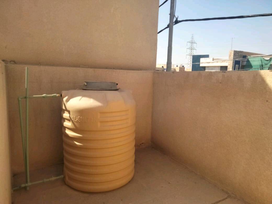 بيت للبيع مجمع السلام السكني مساحة 200متر طابو صرف تفاصيل البيت موضحه بالصوره يحتوي على غرفتين وغرفه ثالثه صغيره للأطفال 