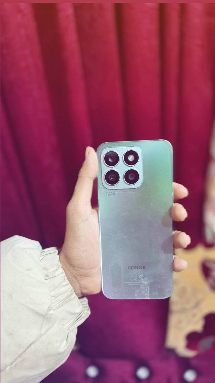 هونر HONR X8b
ذآكره 256
رام 12
مكفول شـخطـ مـابـي . 
سعࢪ 150 قفلل  اَو مراوس 
مـكاني مسـيب  . 
رقمـي ***********
