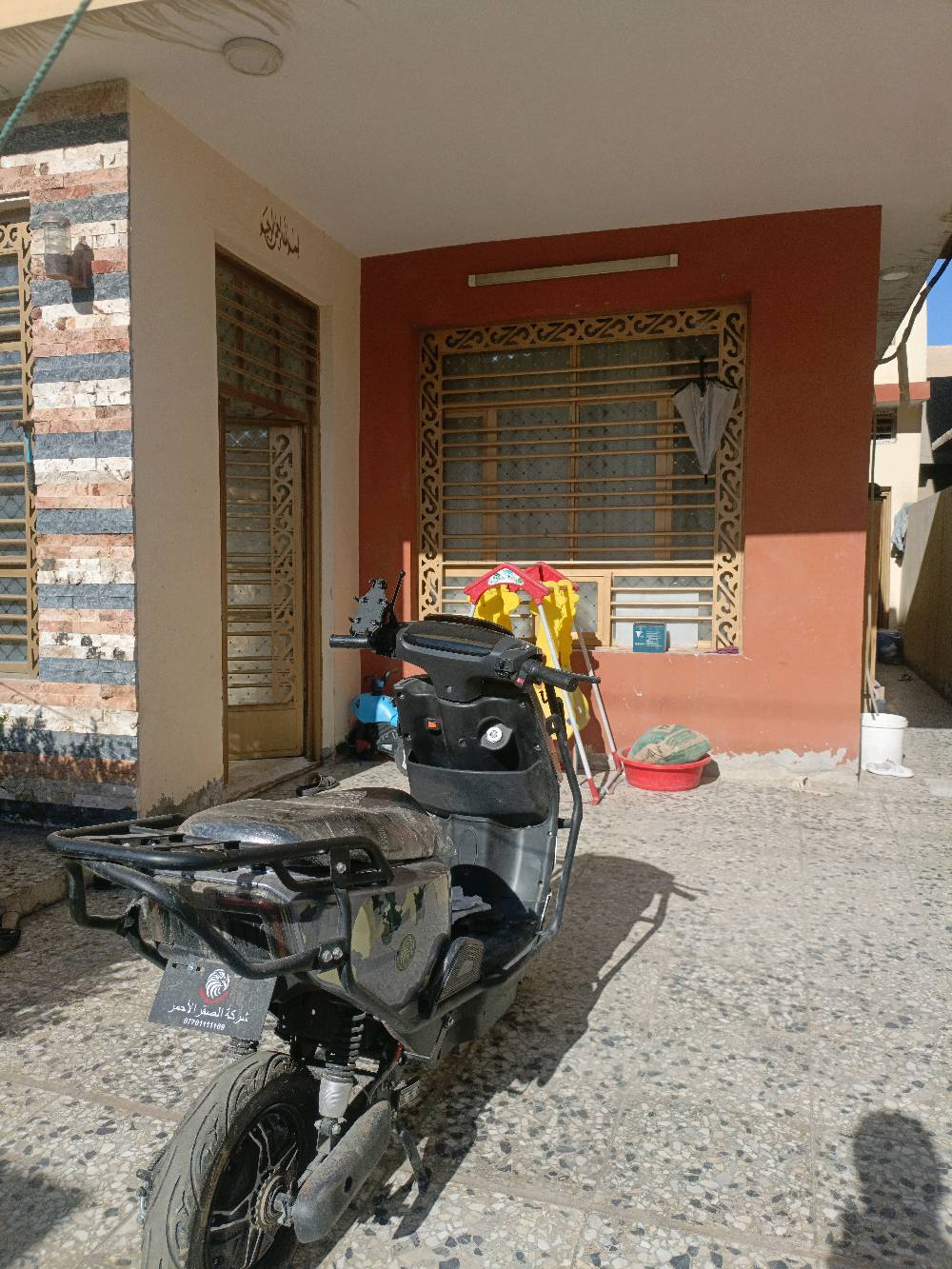 دراجه شحن للبيع صارلي شهرين من مشتريها الدراجه خير من الله سبع بطاريات دبل 3 سرع السرعه 75 حقيقي حساس بريك خلفي وامامي شغالات بريك دسك خلفي ودسك امامي بالمكان كلشي ما بيها فقط بيها كسر بسيط بالكفر الامامي فقط تمشيك الشحنه الوحده 65 كليو عنواني حي الجهاد الطائي رقم *********** بس واتساب 
***********رقم واتساب ورصيد 