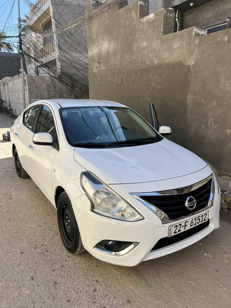 نيسان سني هندي موديل 21 بليتة زرگة مواصفاتها معروفه دوشمة كاملة ارضيات وكشنات جلد مكفولة ماعدا باردات ثنين سونار موجود رقم اربيل بأسم عربي موجود بكربلا ومكان السياره كربلا سعر ١١٢ وبي مجال بسيط نشالله ***********
