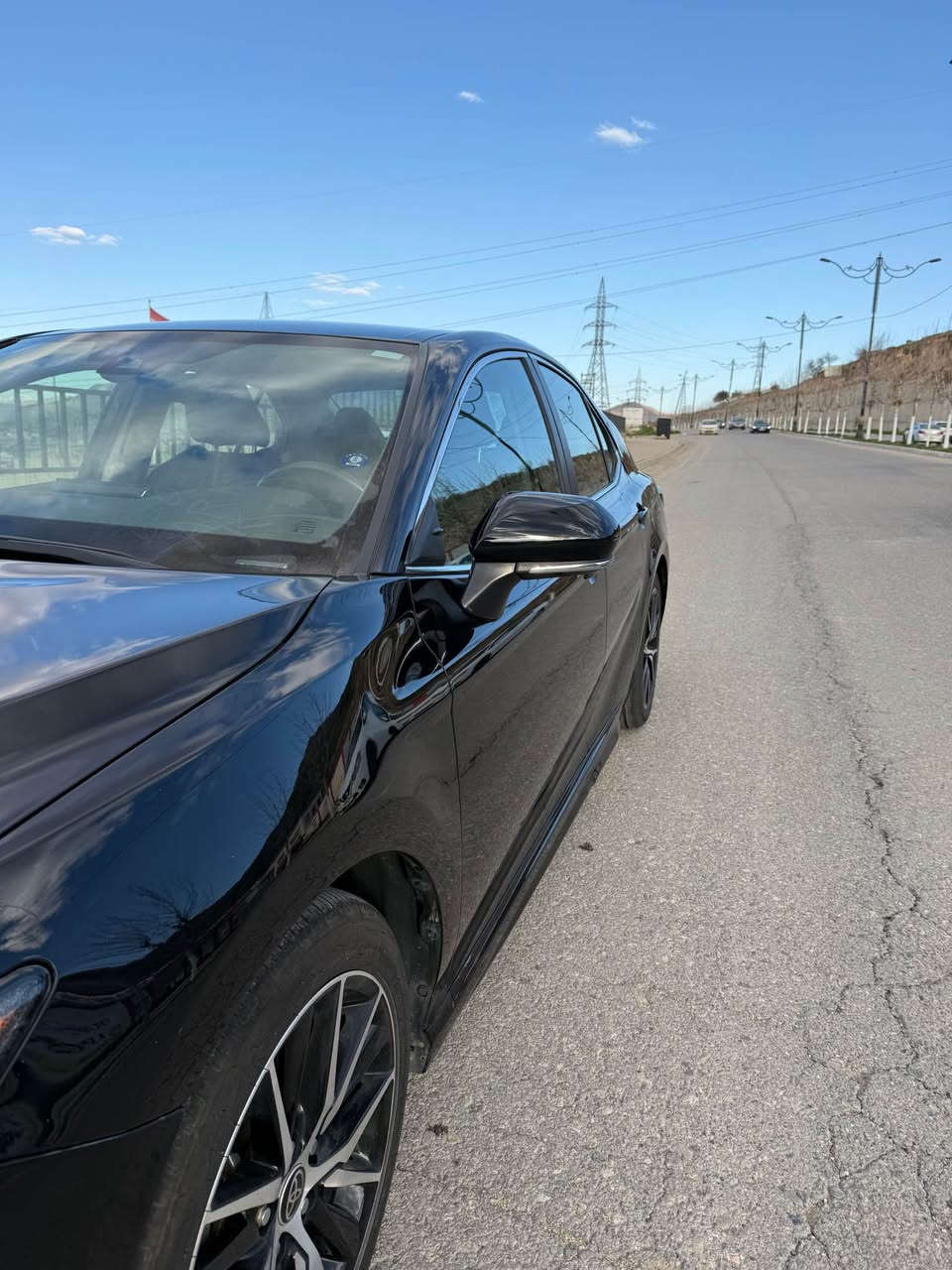 كامري 2024 مواصفات  SE  تترقم شمالي للبيع السعر 180 ورقة او مجال السياره بيها جاملغ او بونيد صبغ + شبر جاملغ الخلفي شرط الترقم للشراء واتس اب *********** دهوك, العراق
