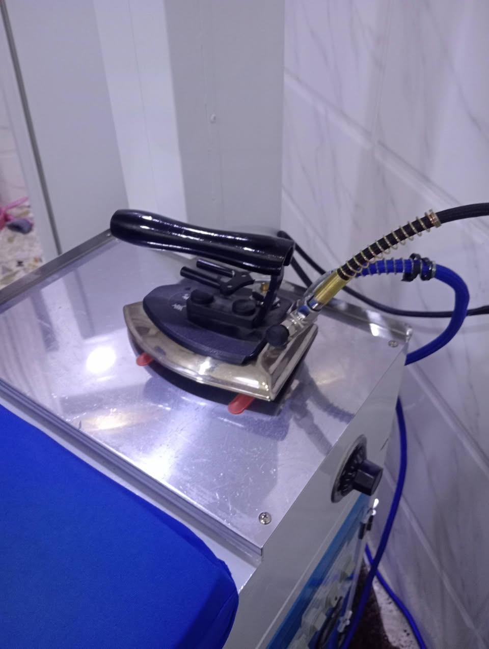 السلام عليكم
البيع جهاز مكوه اخو جديد

الله شهد مستخدم قليل

***********
