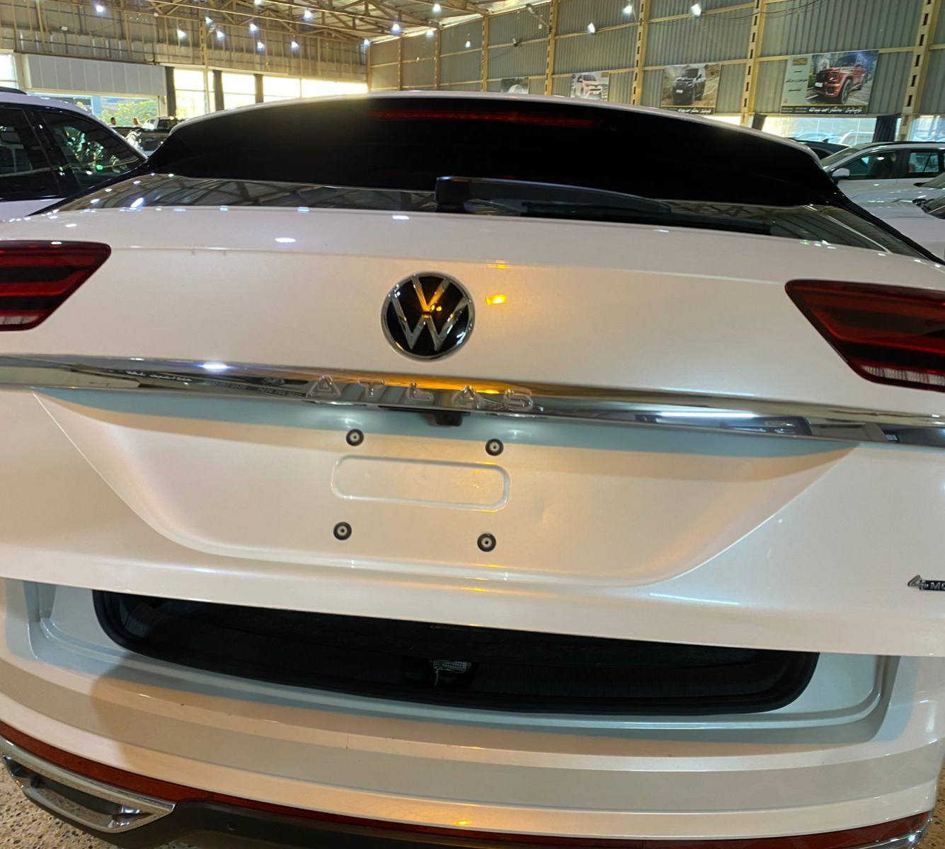 ڤۆلکسواگن اتلەس 2023  cross SEL Premium  V6
سەیارەیەکی زۆر تازە و جوان شوختی نیە 
 لایت و ڕادێتەر و بەردی گزۆز و بەوابە و بیلادی 
هیچ ئەرباگێکی نەتەقییوو
‏V6 مەکینە مەرغوب 3.6L
شاشە گەورە و دەشبول حەوت ڕەنگ دەبڵ ئەکسل
پێنج مۆدی لێخوڕین و گێچ کامل ئەلیکترۆنی
تەنها 30000 mil ڕۆشتووە
لایتی دەبڵ عەدەسە لەگەڵ پێچ کردنەوە دەسوڕیت 
پێش و دواوەی شەش حاسەو پێنچ ڕادار تەنشیتەکان و دواوە و پێشەوە و خەتی جادە
گێڕ و مەکیەنەی بە شەرت نەکراوەتەوە 
ژمارەی شانسی : 1V2BE2CA3PC202719

سعر : لە کۆمێنت داوای بکە ڕاستەوخۆ بۆت دێت 🤖 

ڕۆنی تازە گۆڕاوە هیچ مەسرەفێکی تیا نیە  
سەیارەکە ژمارە کاتییەو دوو مانگی لەگەڵە بۆ ڕەقەم 

ژمارەی مۆبایل 
***********
***********
