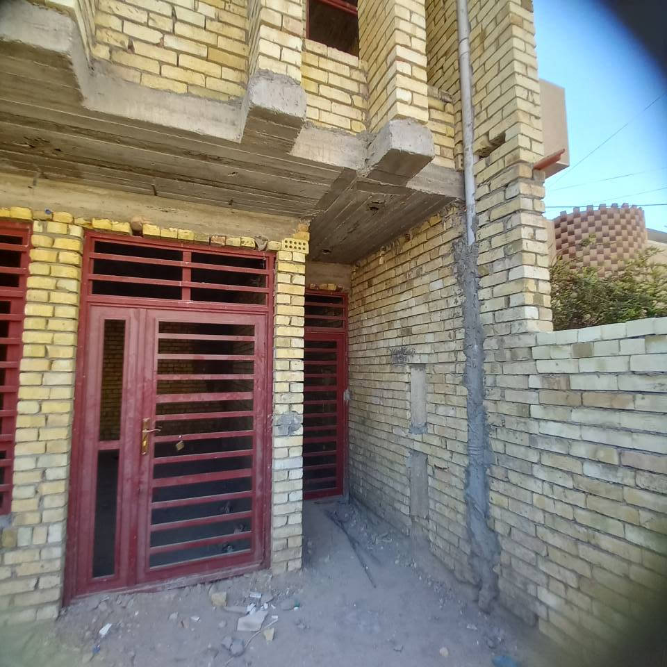 هيكل  150متر 
صب كونكريت مسلح طابو صرف سكني طابقين 
يحوي على 
الطابق الارضي صاله و هول ومطبخ مفتوح نظام تركي  وحمام كبير وغرفه نوم ومنور على طول الدار 
الطابق الثاني ثلاث غرف نوم كبيره وحمام كبير 
السعر 200مليون 
 وابي الماء موجود وبورد وميزانيه الكهرباء  والمجاري 
تاسيسات  للدات وللكاميرات والسبالت  
الموقع الدوره  نهايه شارع الميكانيك  جنب منطقه الرواد وروضه الاقمار للإستفسار وارسال الفديوات واتساب *********** مهندس حسين صاحب الدار  بدون دلاليه 
علما الشارع عريض ومنطقه جيده وهادي جدا  قريبه على المدارس والروضة بغداد, العراق
