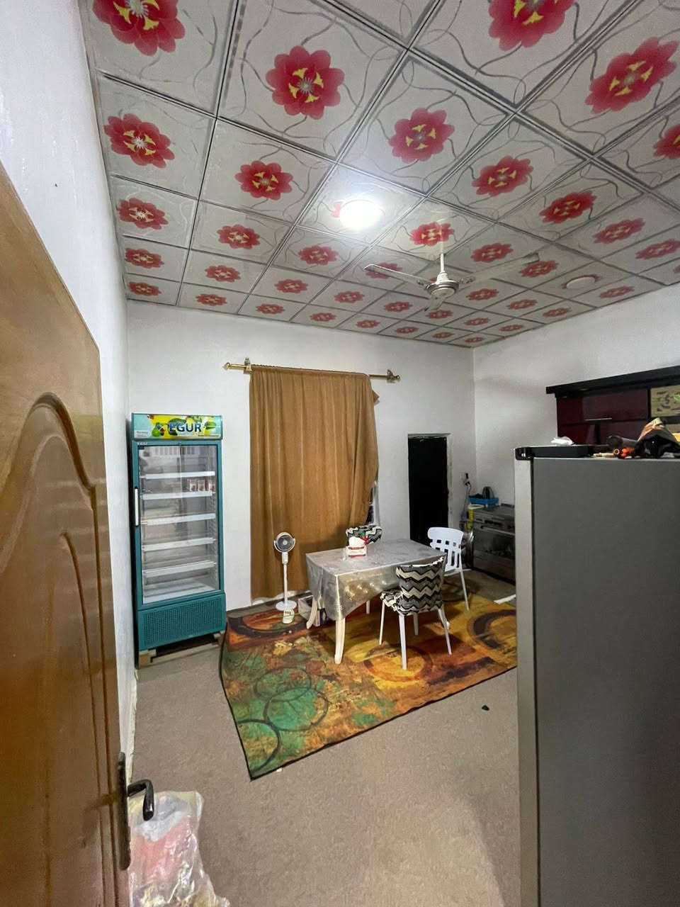 اسعد الله أوقاتكم بكل خير
للاستفسار ***********
 #يتوفر بيت طابقين البيع 
 #مساحه ٢٥٠م 
#نوع العقار طابو زراعي عراقي سند ٢٥
 #علئ شارع ١٠م 
طابق الأول يحتوي 
غرفه منام وصاله ومطبخ وصحيات وكراج يسع سيارتين 
طابق ثاني
غرفتين وصاله وصحيات 
العنوان الدار ابي الخصيب خلف جامع شهيد طه 
السعر مطلوب ١١٥وبي  مجال للشراي 
***********
