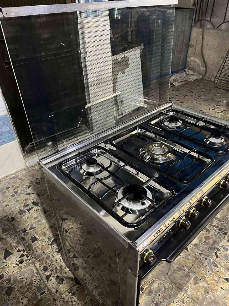 طباخ كريازي مصري نضام بوري قياسه 60 في 90
سيبات ثقيل افران منفصله.  قطعه نادره
السعر 280      العنوان بغداد 
رقم الهاتف *********** وبي واتساب
