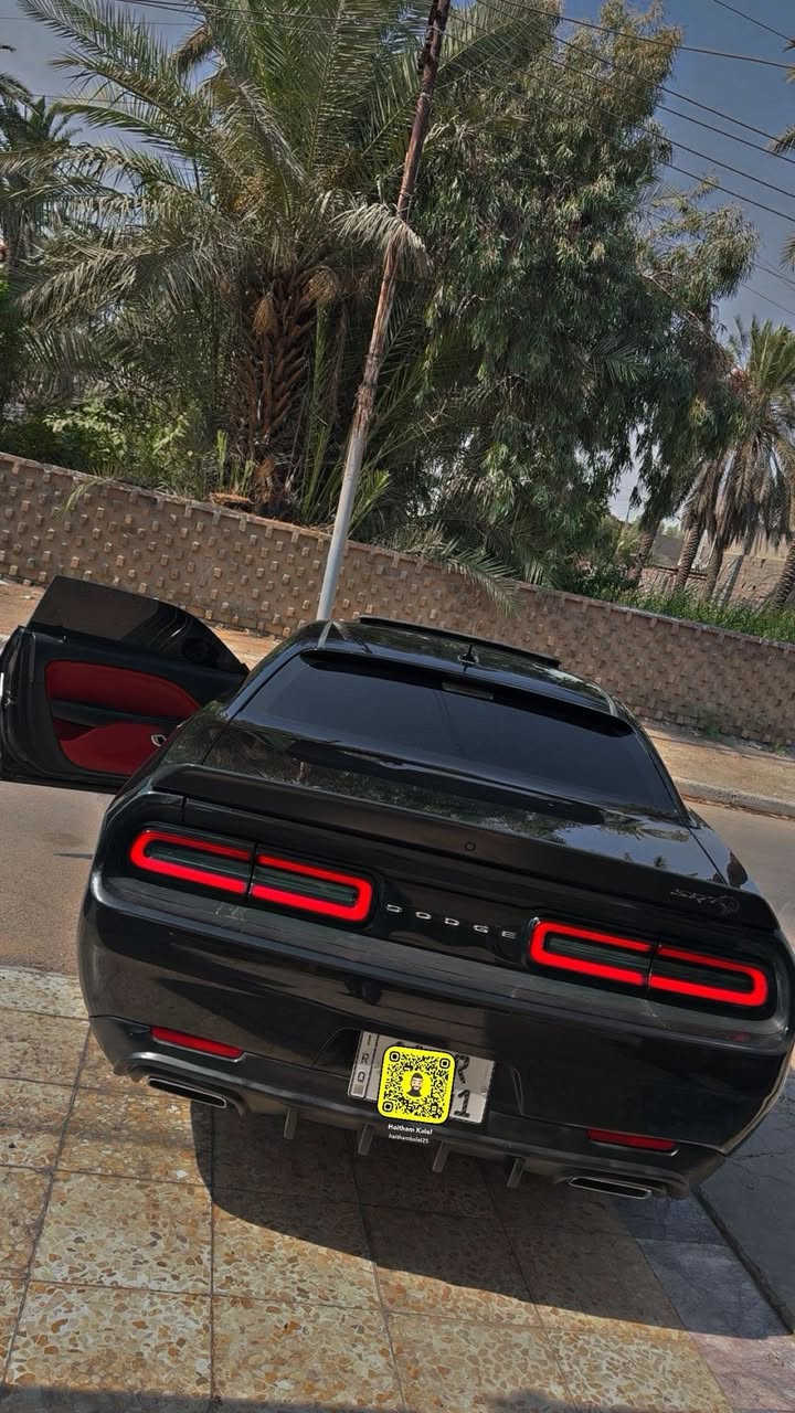 السلام عليكم
جالنجر ٢٠١٥ sxt بلاس امريكي حادثها باب وحافة الجاملغ الخلفي
الباب مبدل لون وجالملغ الخلفي ربعة مصبوغ ولي بارد بدون ايرباك بجم كبس كير مكينة كفالة بدون اي نقص
مواصفاتها 
سلايد (فتحة )
بصمة أبواب نضام ترحيب 
كشنات جلد احمر تدفئة تبريد كشنات 
ستيرن كهرباء + تدفئة ستيرن 
شاشة كبيرة + كامرة دوار 
شادلها منضومة لايت بليل الايت مالتها نهار 
باقي مواصفات الجالنجر معروفة 
السيارة صدر كير مكينة كلة نضيف تبريد ثلج رقم بغداد الجديد ب اسمي سعرها ١٤٣ وبيها مجال بسيط 
*********** هيثم
