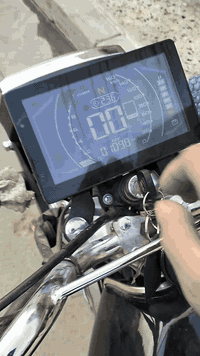 ايراني 200 cc دراجة مكفولة قبل شهر نزلتهة من الرمبة دراجة شوفة عينك نقصهة موضح بالفيديو بس الجوزة ما تطفة من السويج السعر 850 مكاني الشعب *********** اوراق معرض وسويجين
