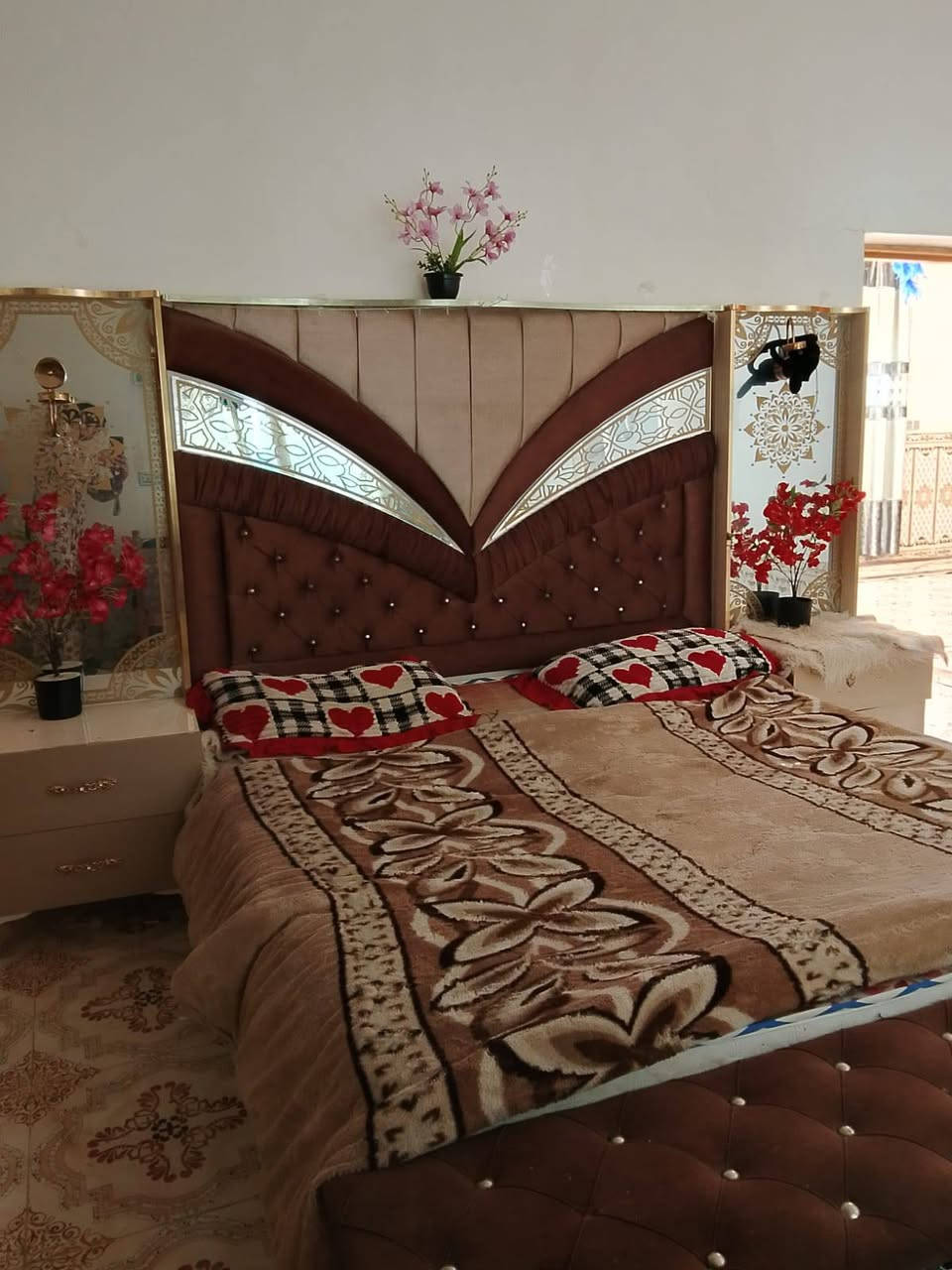 اخشاب تركي البيع متواجد بس ع رقم .***********
