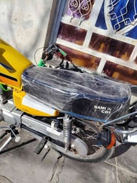 كشن • نظيف • قليل الاستعمال