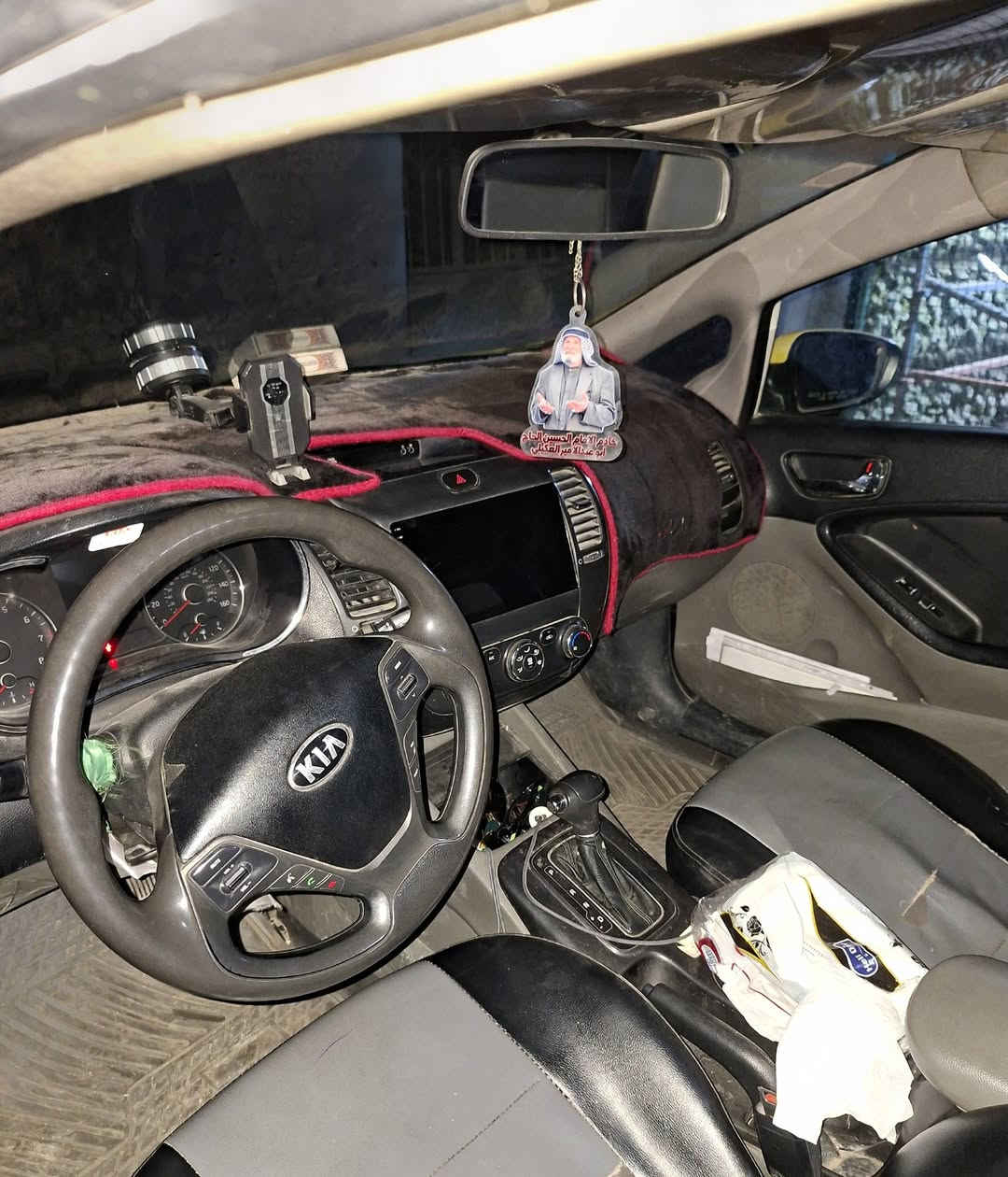 السلام عليكم 
فورتي ٢٠١٤  السيارة ليبل واحد عده الجاملغ الامامي
وارد امريكي محرك ٢٠٠ دوش بسمي بغداد الزعفرانية السعر 100 وبيها مجال السيارة جاهزه ومابيها اي نقص من ايدك للشارع
شاشة كامرا تحكمات ستيرن رقم الهاتف ***********
