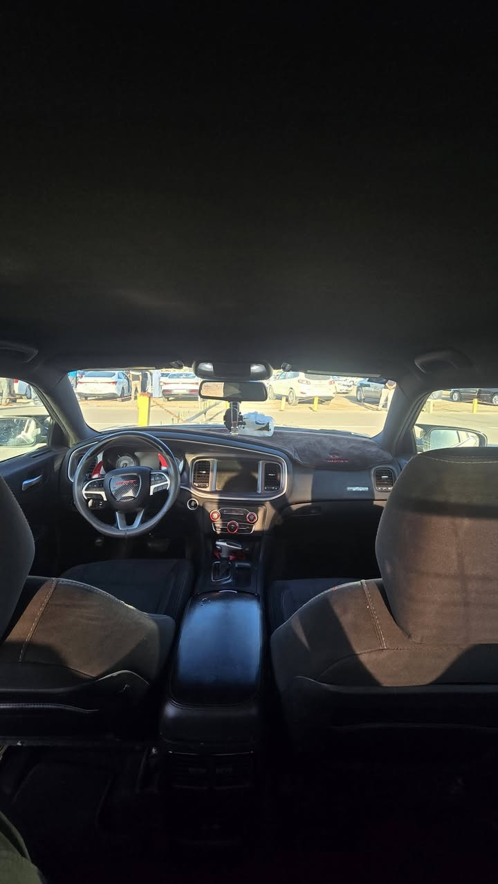 للبيع جارجر مديل ١٦
تو ويل حدثها بالعراق جاملغ وبنيد تبديل وتصليح باللغد جهة السائق 
رقم بصره بأسمي السعر ١٦٠ وبيها مجال 
مكاني البصره هاتف ***********
