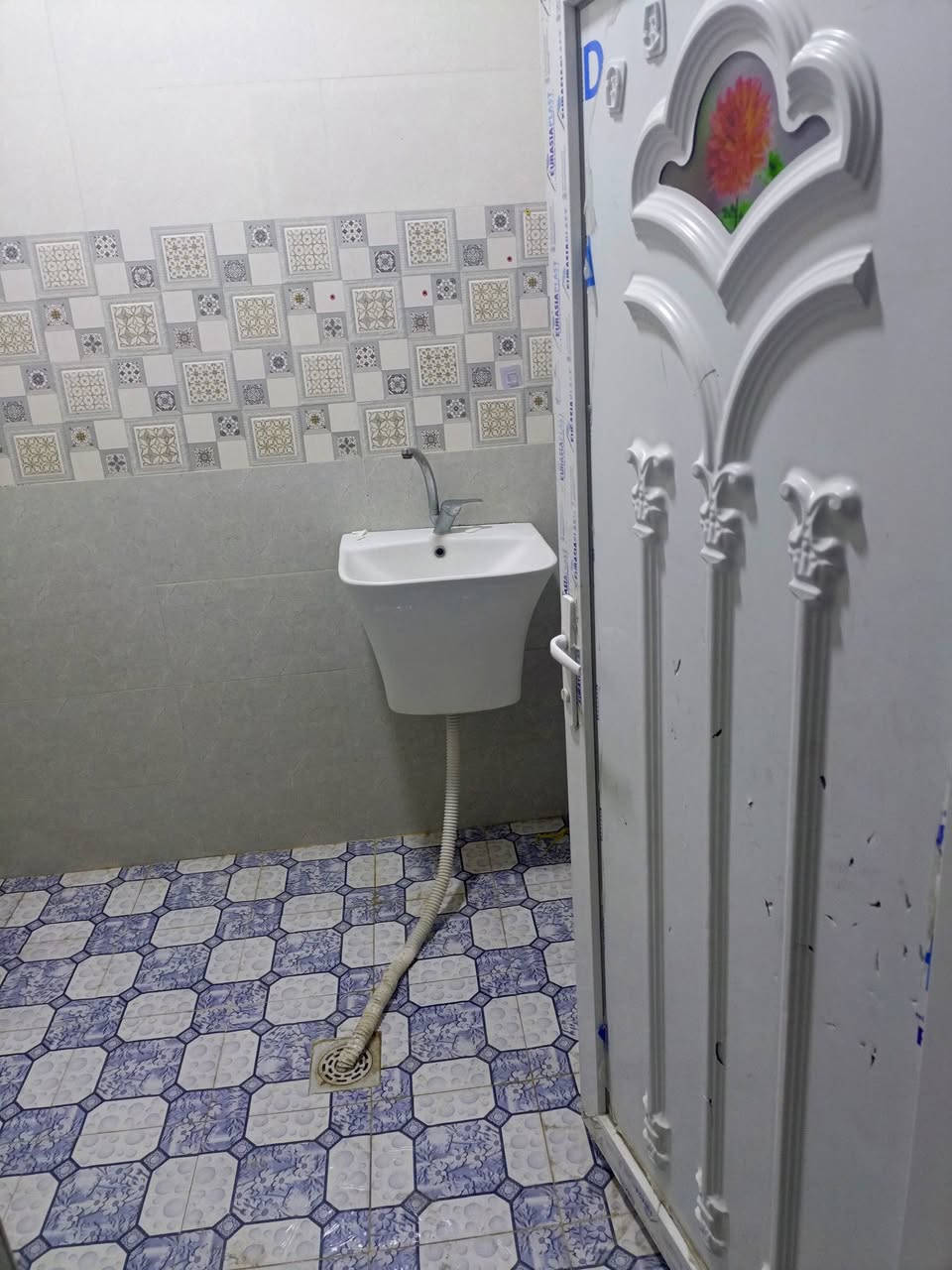 السلام عليكم توجد البيت الايجار في الرمادي قرب مطعم القصر الابيض ع شارع 40 
الهول وستقبال و مطبخ و حمام غرفه نوم٢ بي وحديقه دكراج 
الايجار ٤٠٠
للمزيد من التفاصيل يمكنكم زيارة مكتبنا مكتب العين العقار ع شارع 40 مدخل الصوفيه الثانية 

او الاتصال على الارقام 

***********
***********

***********
