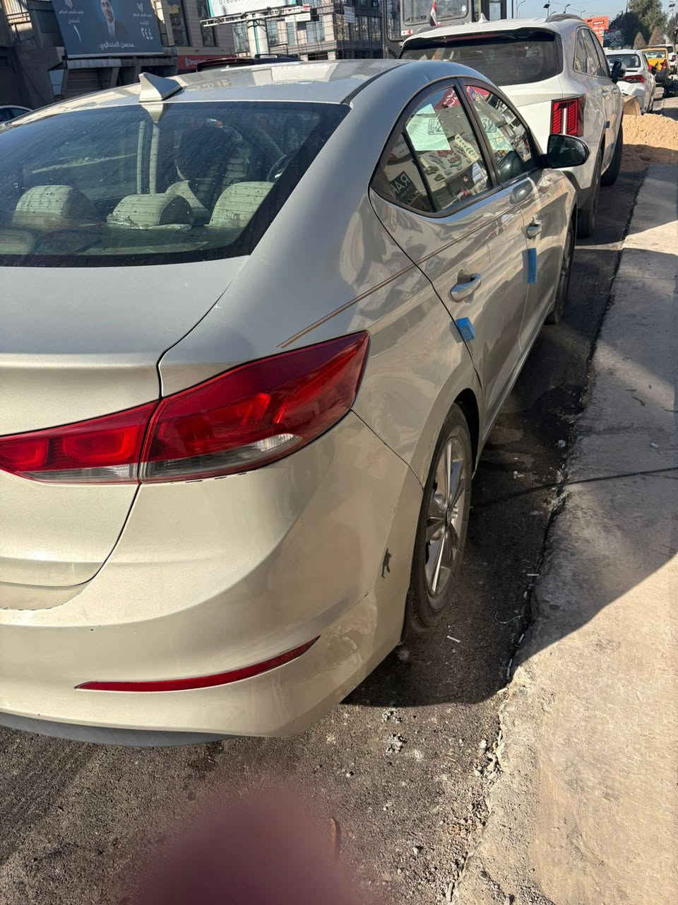 النترا امريكي 2017 رقم سليمانيه 
المحرك 1800 دوش المرغوب
سياره لوني ذهبي 
 والسنوية تنتهي 2030 بأسمي جديده
والفحص مالتها و الهزه لحد نهايه شهر السابع 
اذا تجددها متحتاج تاخذ السياره وياك..تروح بس انت والسنويه 
السياره ماشيه ٩٧٥٠٠ 
صدر السياره جيد 
تخم تايرات جديد 
تخم بلكات اصليه جديده
باتري جديد وبي ضمان سنه من شركة الديار 
سياره مواصفات عاديه 
وضربه حلوه مثل ماوضح بالصوره 
وبيه قطع صبغ مثل ماوضح بالسونار
نواقص السياره ( تبريد عاطل ) ويرادله بعض الرتوش البسيطه 
السياره سعرها حلو 10,500 يعني ١٠،٥٠٠ ورقات
مكاني اليرموك 
***********
