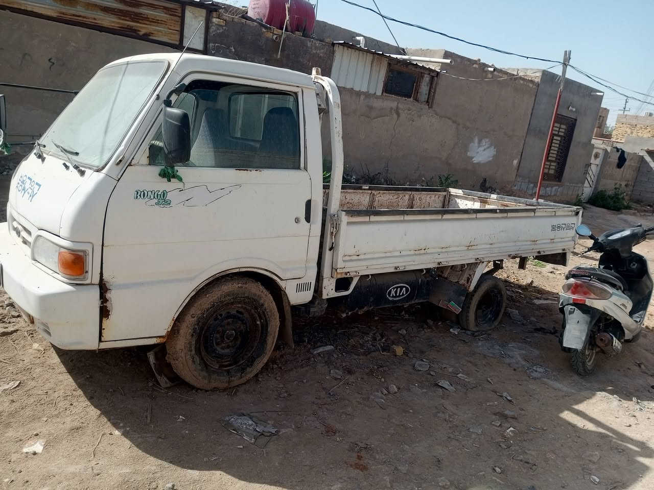 سلام عليكم كيه حمل البيع قماره مكينه كير اكسن باتري عوزه بس تأيرات موديل 96 تريد وكاله تريد مداور 
سياره ع بلاد مامصبوغه رقم صدامي مامطلوبه مصفره مرور 
ضريبه  مكان ديوانيه الو مو شراي لا يخابر ***********
