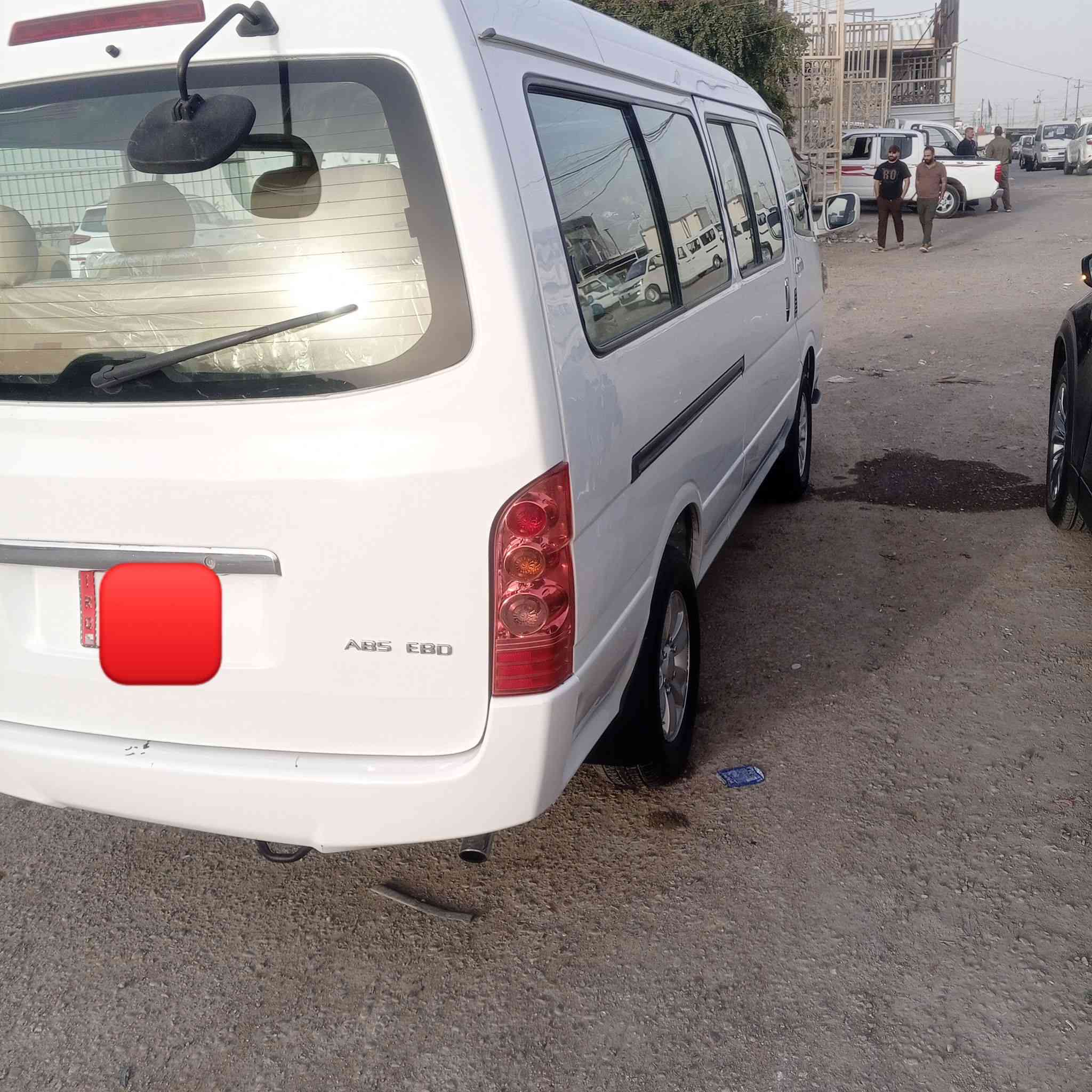 سلام عليكم سياره جنبي Hوان  للبيع موديل 14 سياره جاهزه مكينه كير حداديه  مصفره غرمات هيئه دوشمه جديده سياره جاهزه حلوه دخم تاير جديد كهربائيات شغاله عنوان سياره بغداد رقم الهاتف ***********
