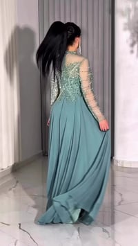 فستان • قياس ٥٤ • مستعمل ٤ ساعات