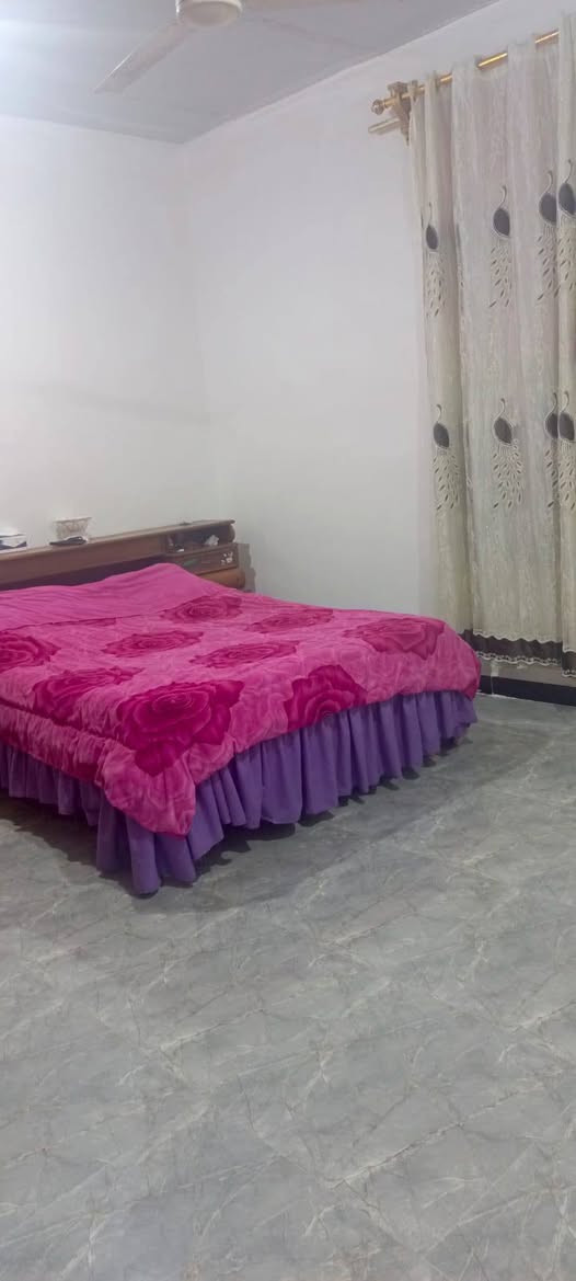 سلام عليكم بيت للبيع في السده الهنديه ورا جامع ابوالفضل صوب العصافره مساحته البيت 250 طابقين غرفه وصاله وستقبالوغرفه ومطبخ وصحيات داخليه واخارجيه وطابقه الثاني غرفتين وصحيات واستفسار اكثر اتصال على رقم ***********
