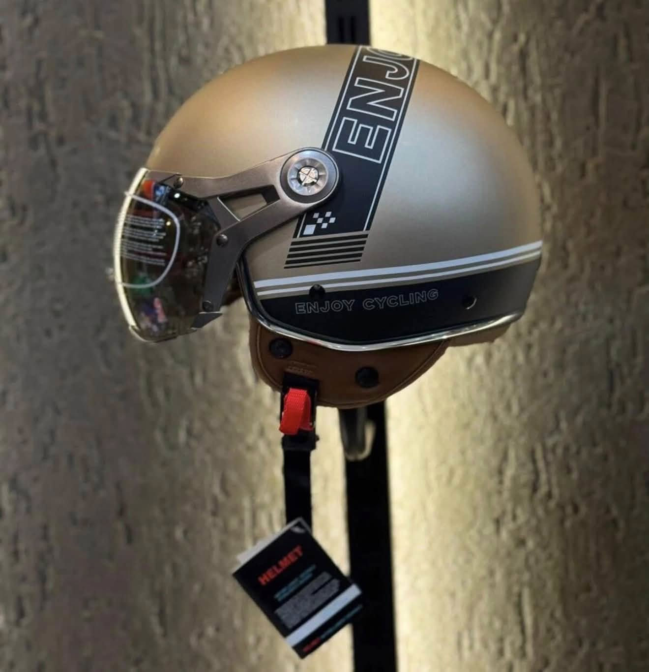 خوذة TT&COCASCOS ، مقاس XL
خوذة نصفية، تصميم كلاسيكي معتمد من DOT-ECE


**إذا كنت صاحب هذا الإعلان وتريد حذفه لأي سبب، رجاءا أرسل رسالة إلى الدعم الفني**